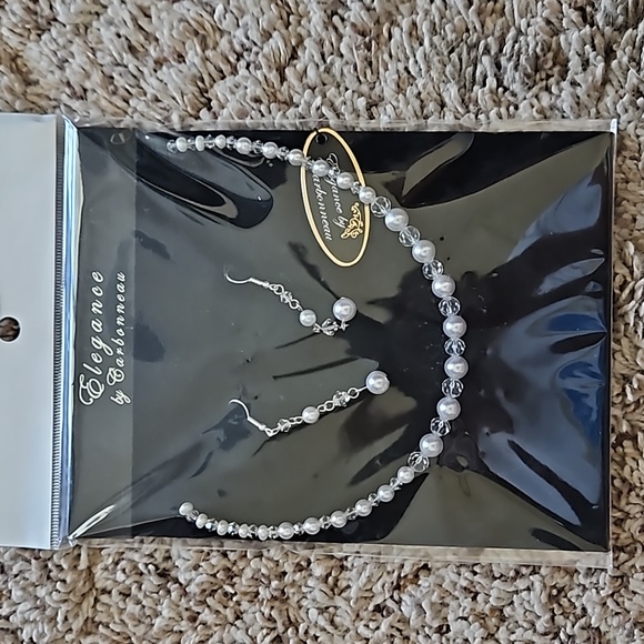 NWT! Bridal Earrings and Necklace Set - Picture 1 of 3